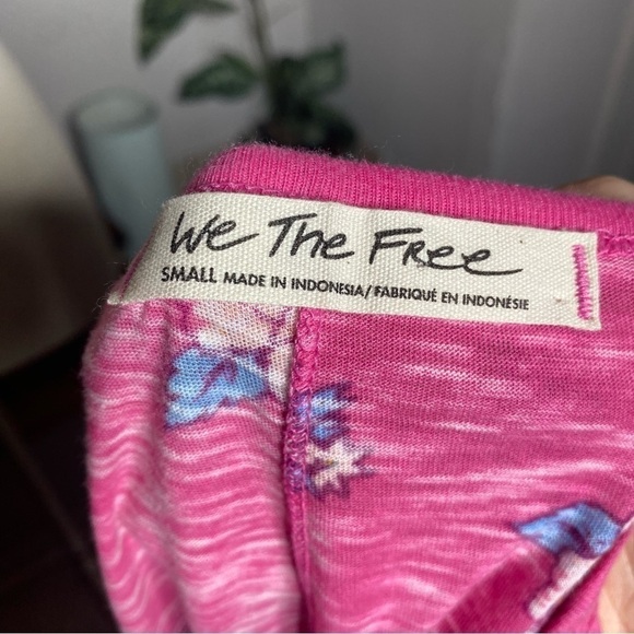 Free People We The Free Pink Floral Clare T-shirt - Picture 6 of 7